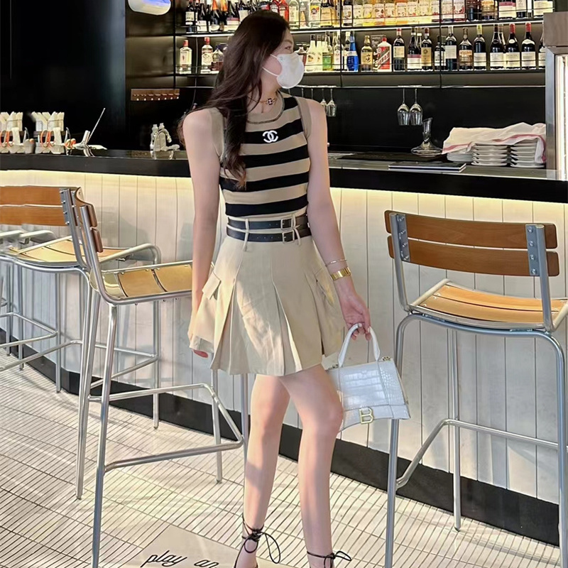   【正規取扱店】【品質の高い商品】素敵なサスペンダー/ パリで手作り【二つ目は4900】