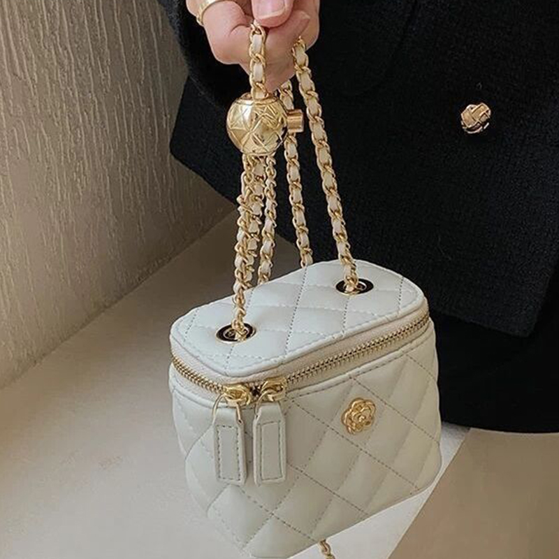   【正規取扱店】【品質の高い商品】ミニスクエアバッグ/ パリで手作り【二つ目は4900】