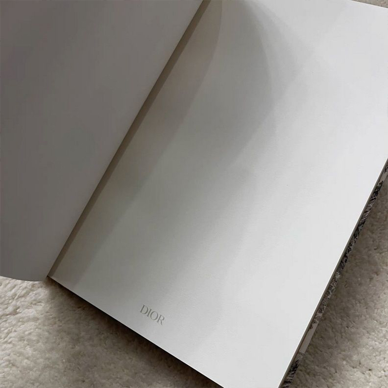 【正規取扱店】【品質の高い商品】ノート/ パリで手作り【二つ目は4900】