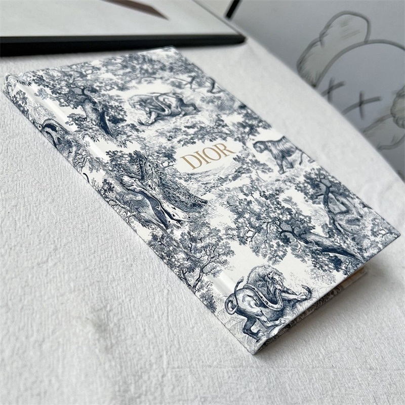 【正規取扱店】【品質の高い商品】ノート/ パリで手作り【二つ目は4900】
