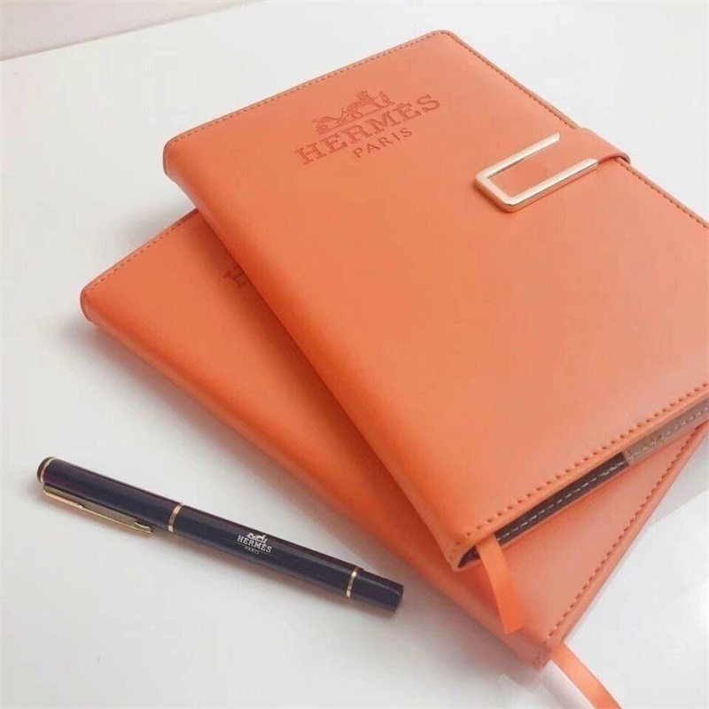 【正規取扱店】【品質の高い商品】ノート/ パリで手作り【二つ目は4900】