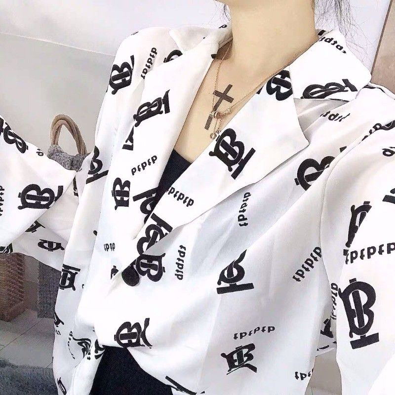 【正規取扱店】【品質の高い商品】小さなスーツ/ パリで手作り【二つ目は3000】
