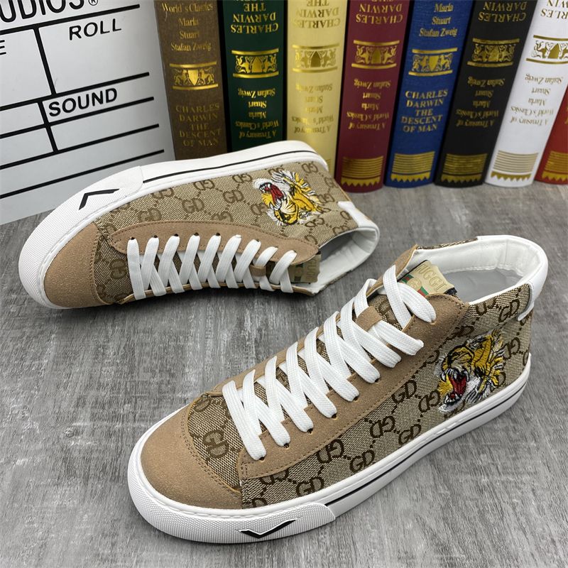 【正規取扱店】【品質の高い商品】Vネックセータージャケット/ パリで手作り【二つ目は4900】