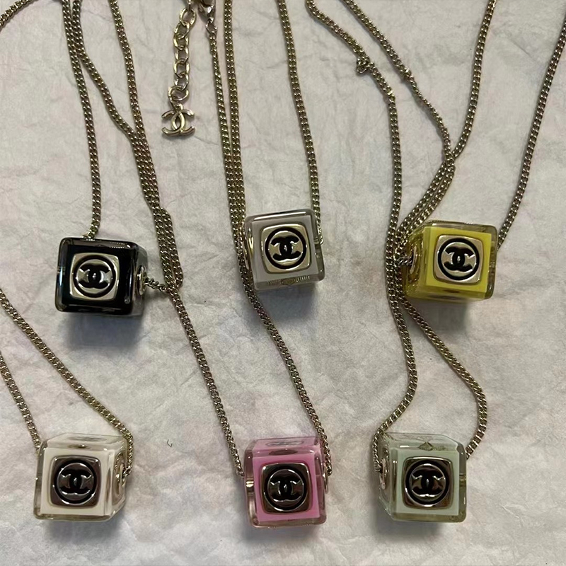 クリアダイスアイスキューブネックレス[オフィシャル] 超買い得! 月に注文万件以上。是非いかがでしょうか。