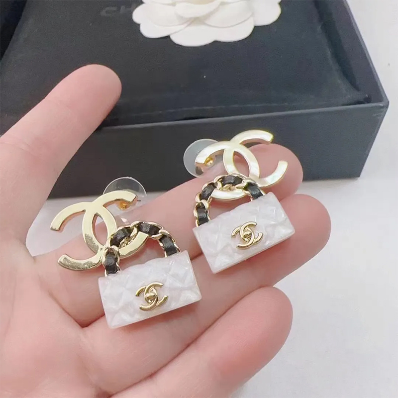 【二点目は5000円安い】デザインフレグランスのネックレスとイヤリング[オフィシャル] 超買い得! 月に注文万件以上。是非いかがでしょうか。