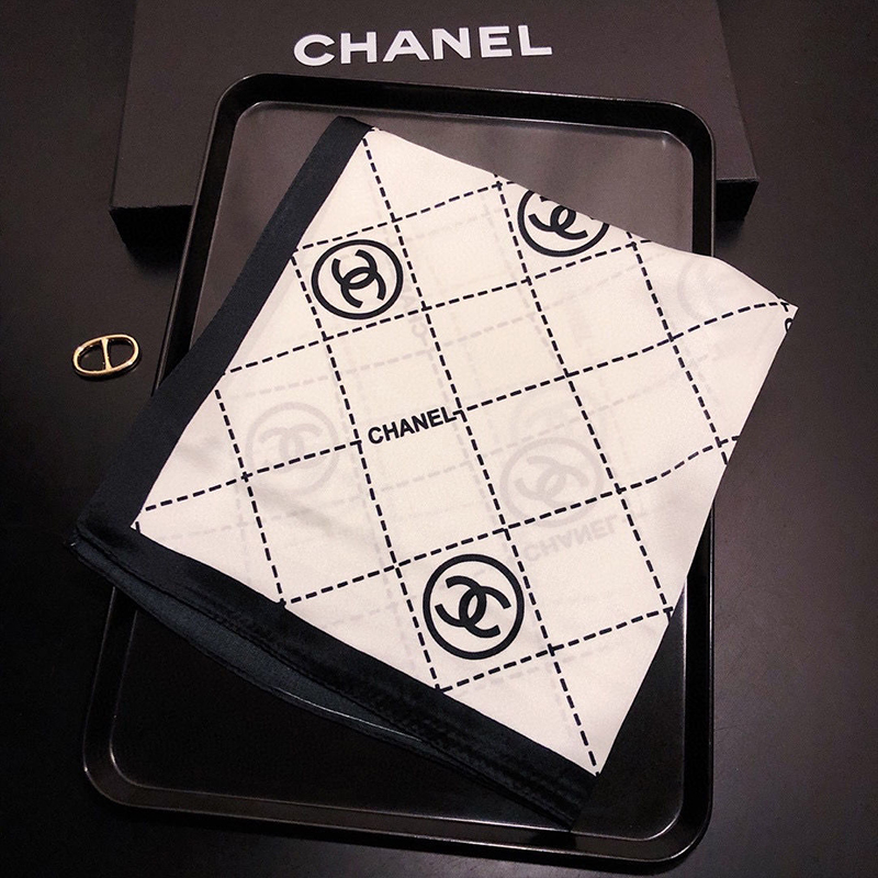 新しいシルクスカーフ[オフィシャル] 超買い得! 月に注文万件以上。是非いかがでしょうか。
