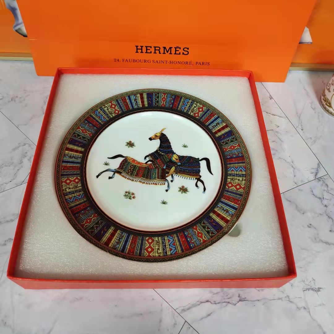 【Hermès正規取扱店】ボーンチャイナ 洋食 平皿 ギフトボックス。元のパッケージ 「正規品保証、公式と同じデザイン」[オフィシャル] 超買い得! 月に注文万件以上。是非いかがでしょうか。
