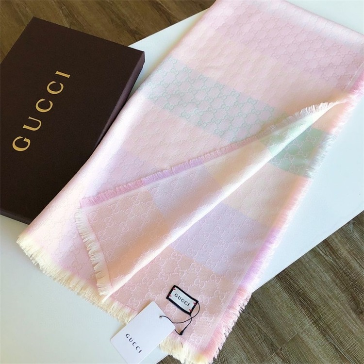 エアコン完備の部屋 小さなショール 大きな正方形のタオル[オフィシャル] 超買い得! 月に注文万件以上。是非いかがでしょうか。