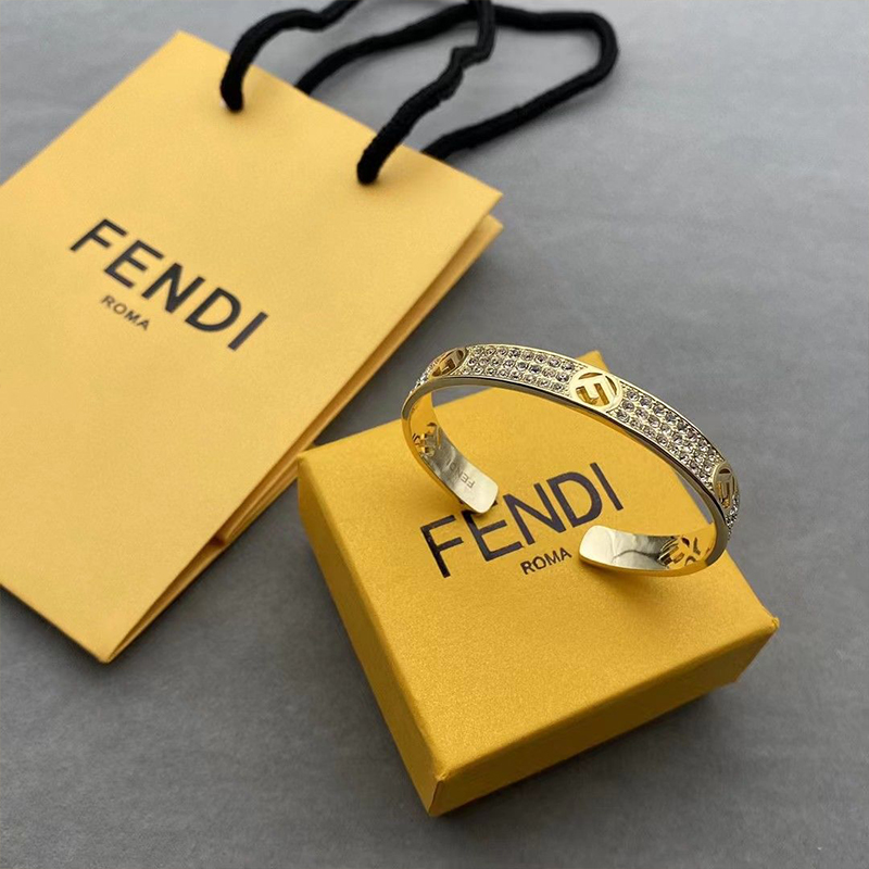 【二点目は4000円安い】【三点目は3000円安い】ファッションの新しいアルファベットブレスレット[オフィシャル] 超買い得! 月に注文万件以上。是非いかがでしょうか。